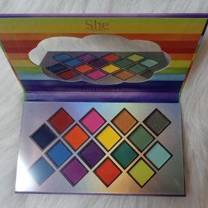 Eye shadow She Brillant 16 color palette cruelty free